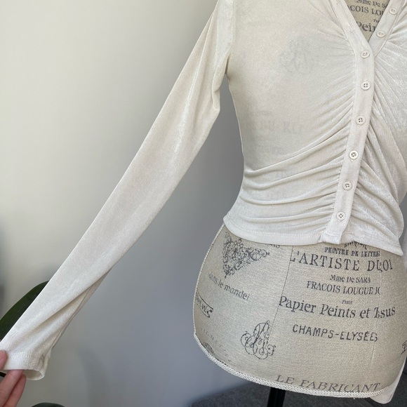 Garage button down front blouse - Picture 4 of 8